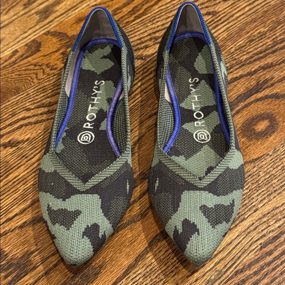 Women’s Rothy’s The Point Camo Flat Shoes Size 8.5